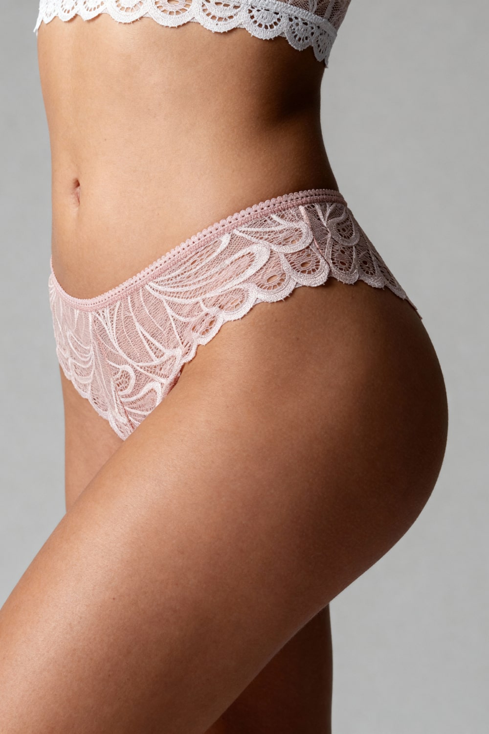Alba Brief